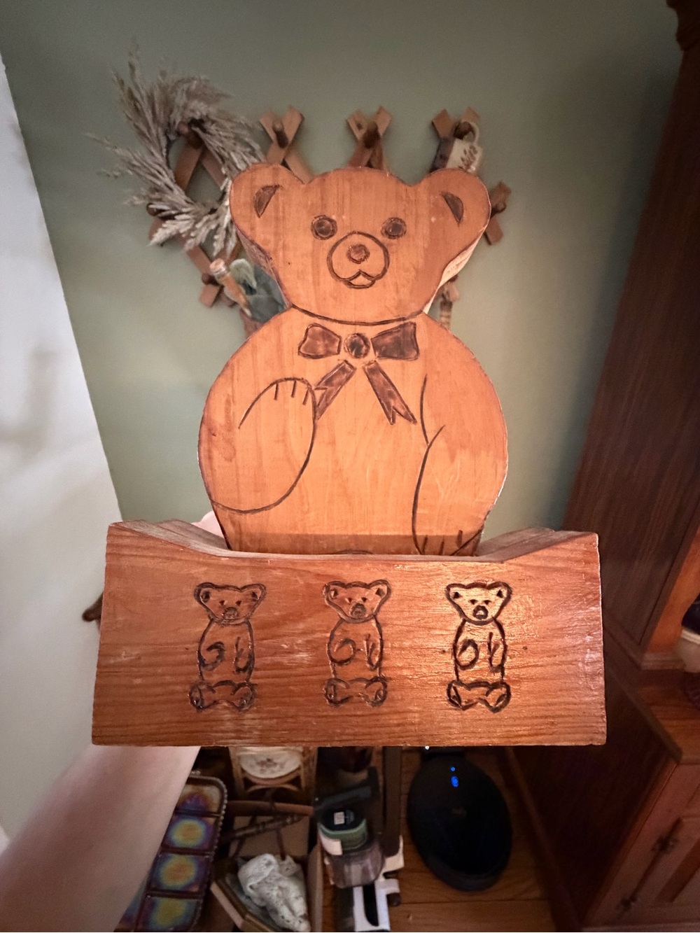 Hand-Carved Wooden Teddy Bear Decor - Natural Wood book holder